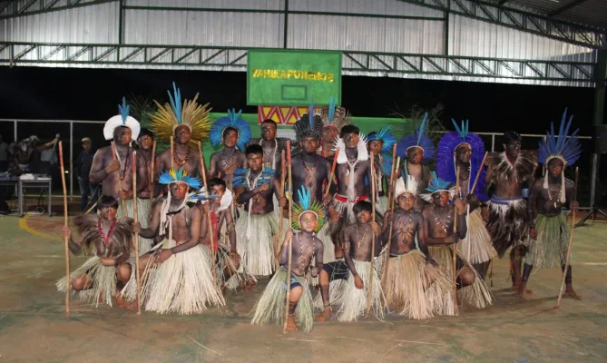 RESGATANDO A CULTURA - GRUPO DE DANÇA HIOKENA KIPAE